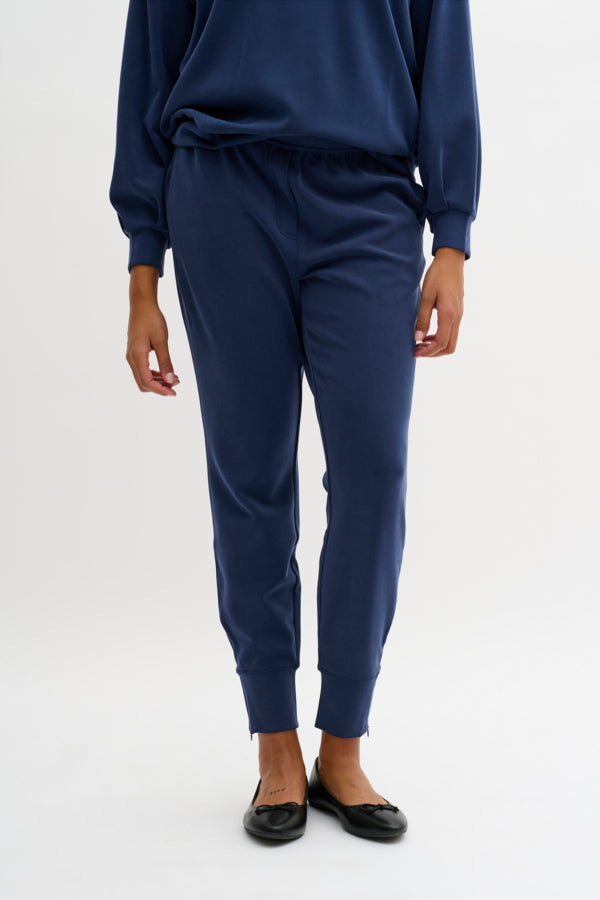 The sweat pants bláar