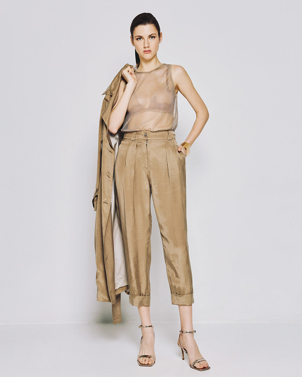 Slouchy pants with turn-up hemlines