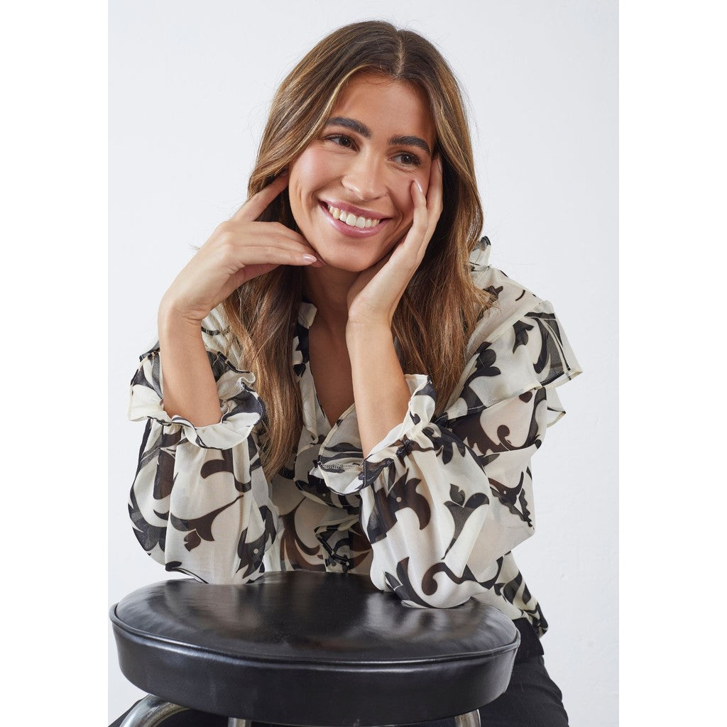 Vibse Flounce Blouse
