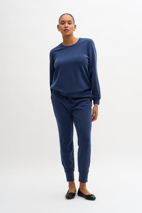 The sweat pants bláar