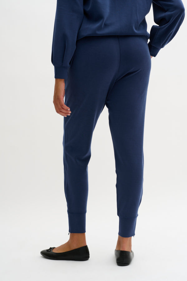 The sweat pants bláar