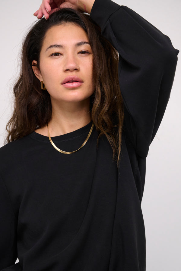 The sweat blouse svört