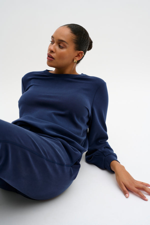 The sweat blouse blá