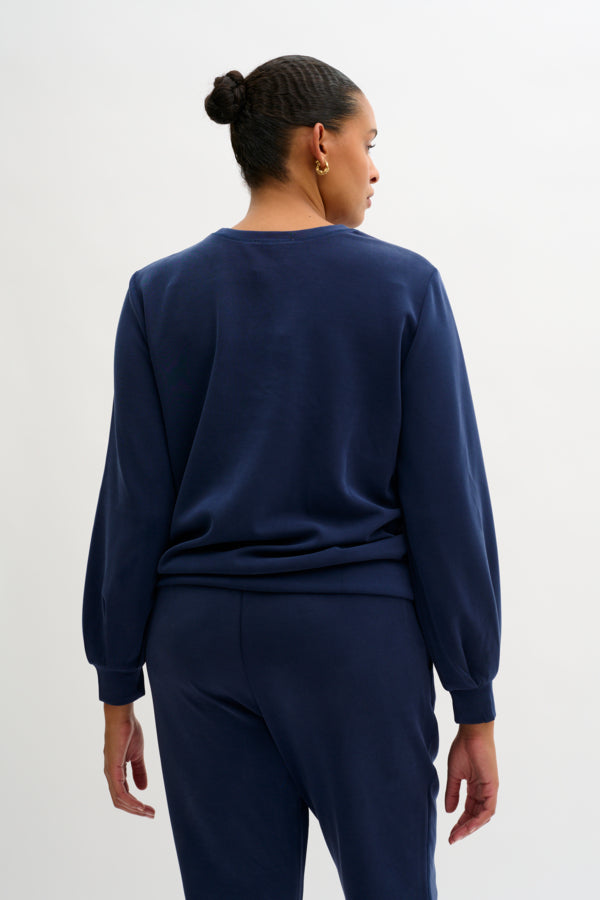 The sweat blouse blá
