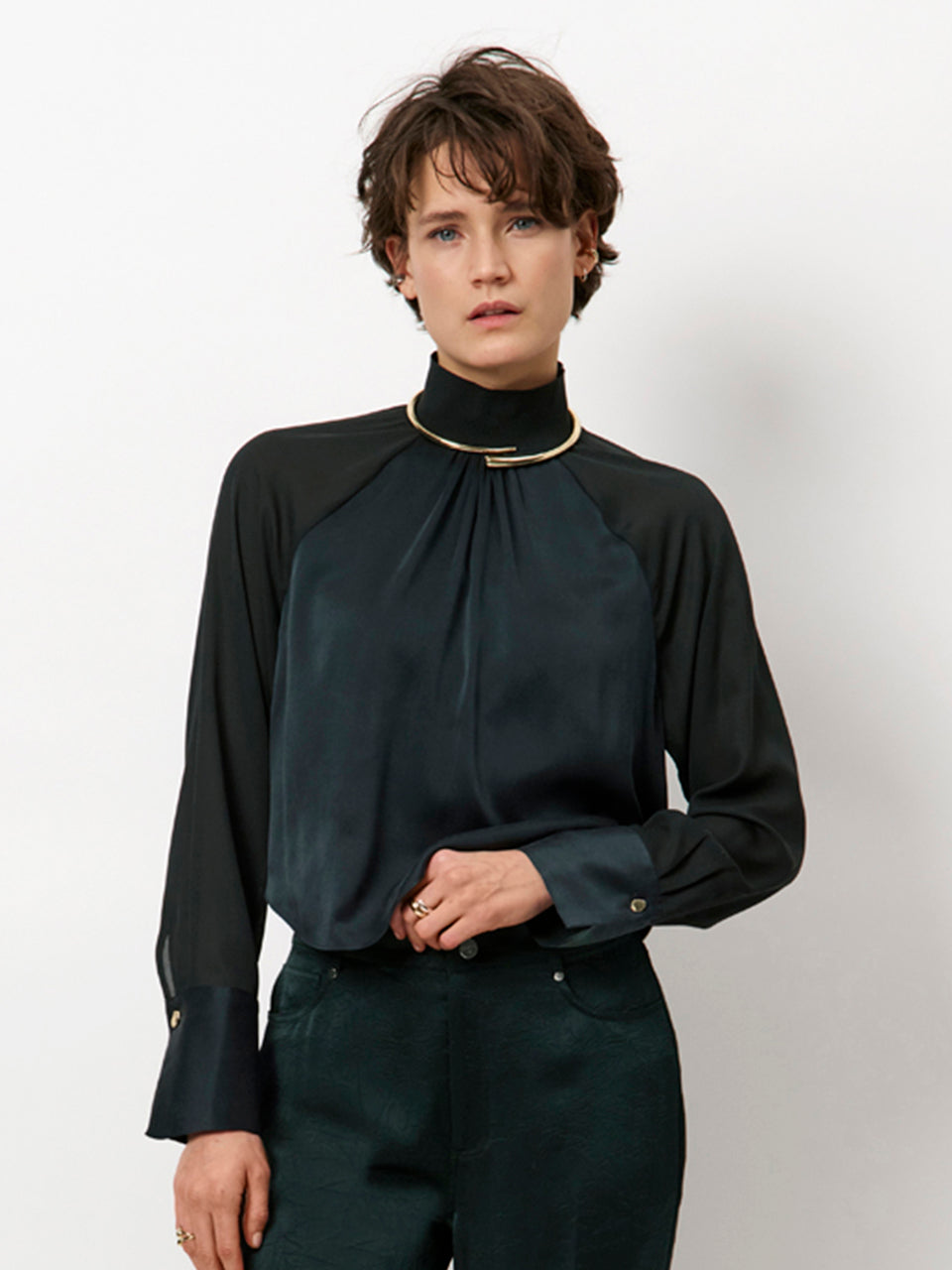 Estela Silk mixed top midnight green