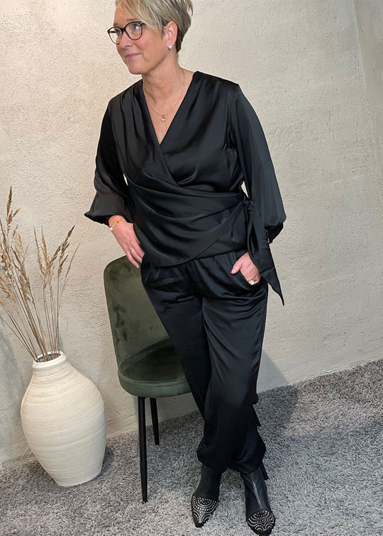 Ines blouse svört