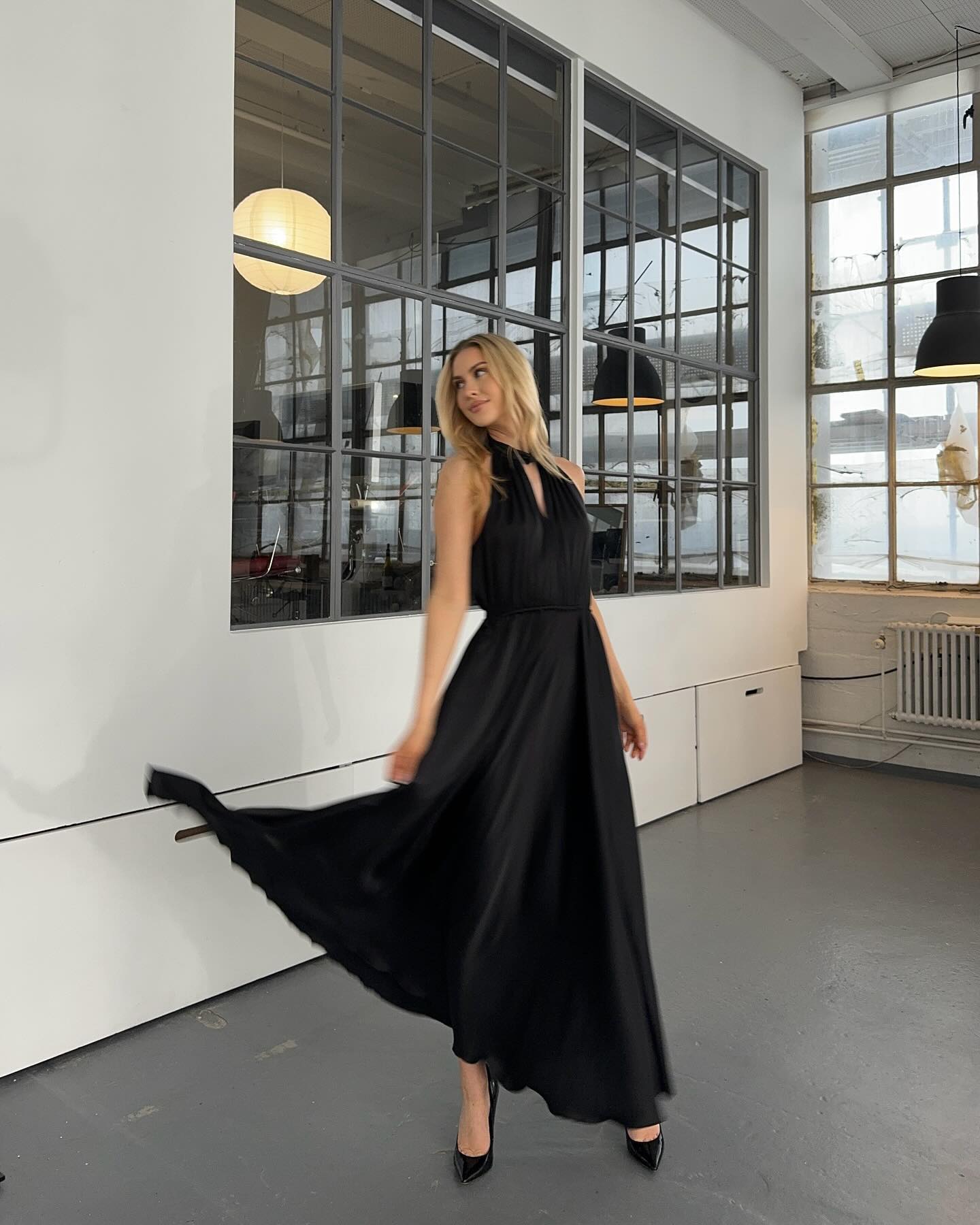 Ava Maxi Dress svartur