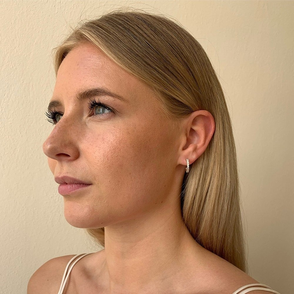 Clarissa small oval ear gylltir