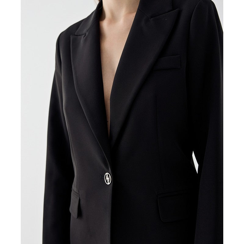 Blazer with a monogram button svartur