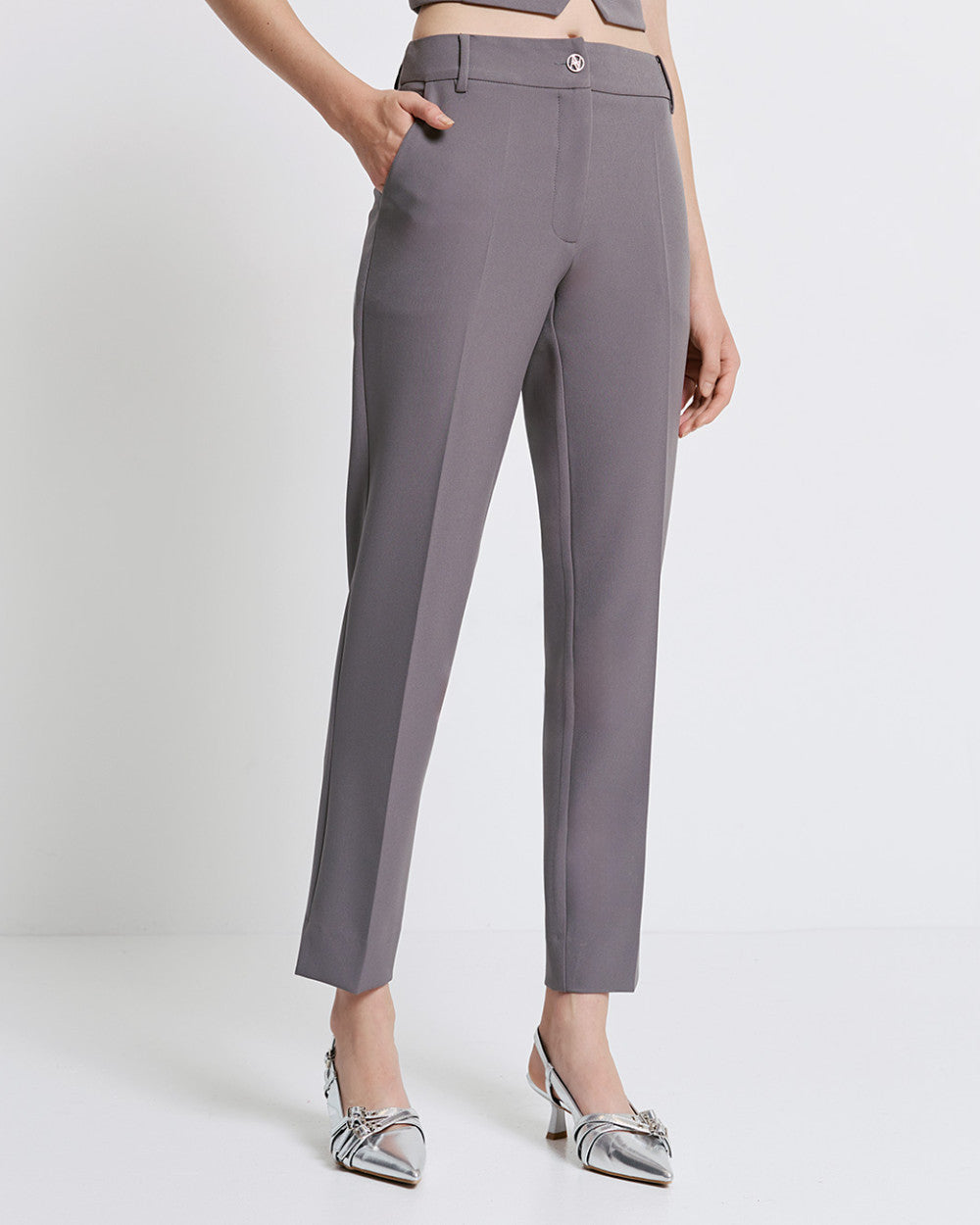 Straight-leg pants with a monogram button