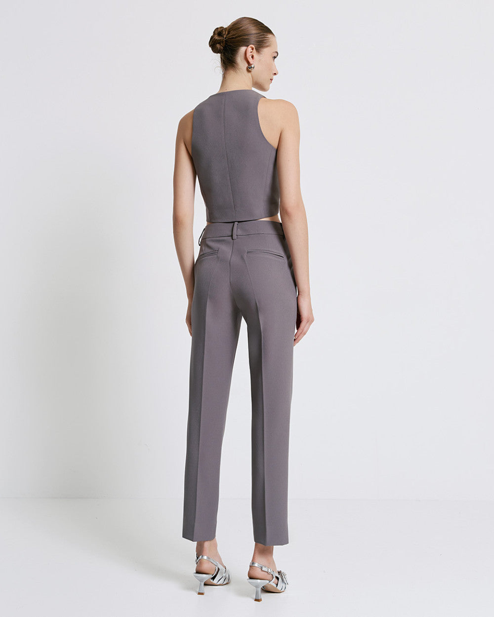 Straight-leg pants with a monogram button