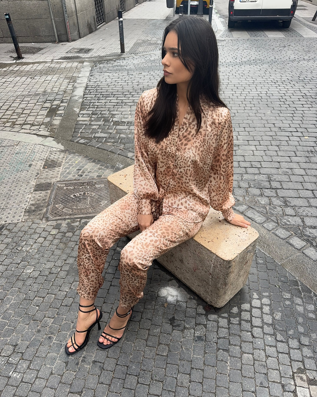 Cornelia blússa blush leo