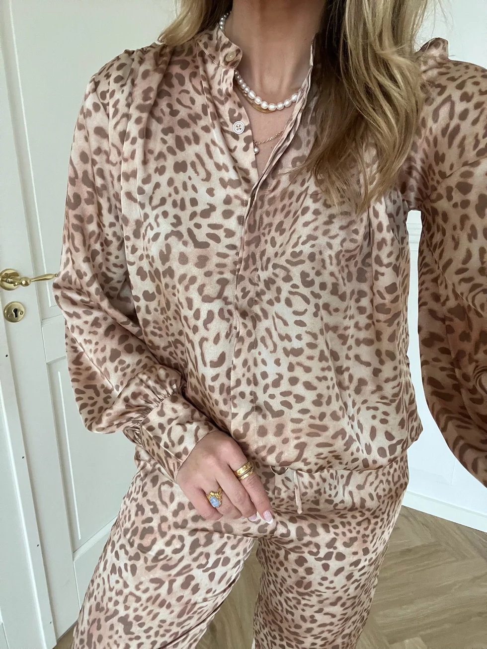 Cornelia blússa blush leo