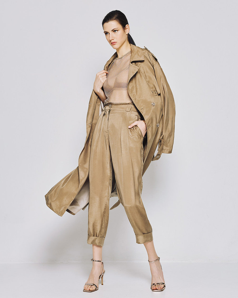 Slouchy pants with turn-up hemlines