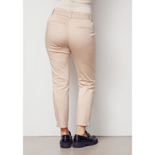 Translation missing: is.sections.featured_product.gallery_thumbnail_alt
