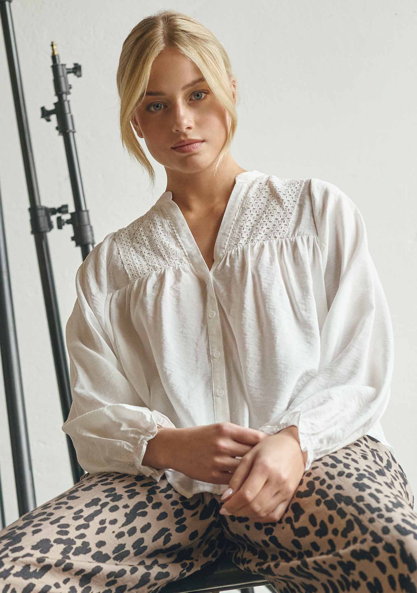 Skyrta-síðerma-Mist