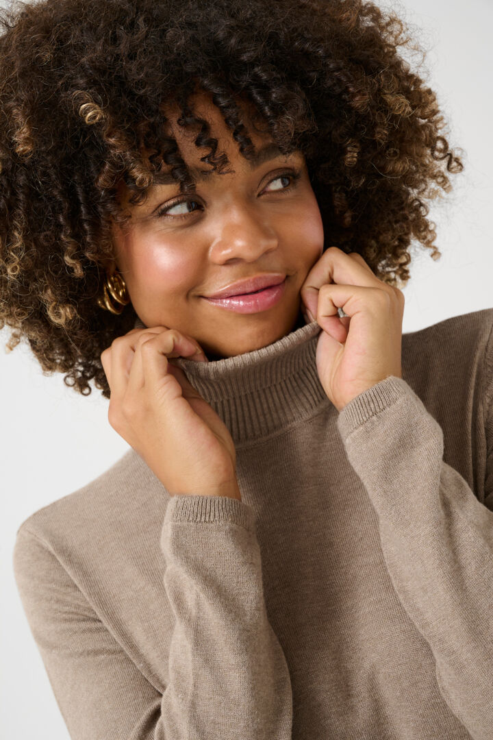 Rúllukragabolur/peysa (Annmarie)