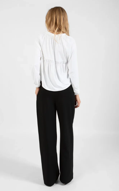 Wide shirt with smock