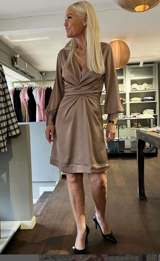 Blair dress semi rich tan