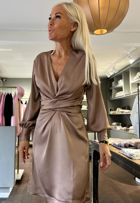 Blair dress semi rich tan