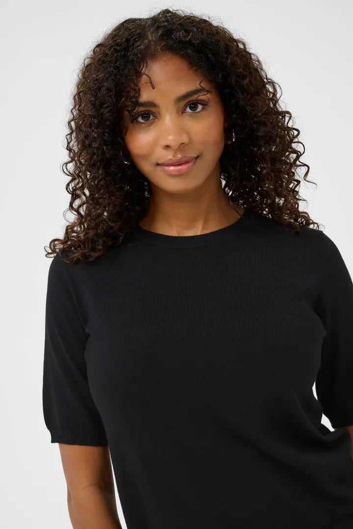 Stuttermapeysa (Lizza)