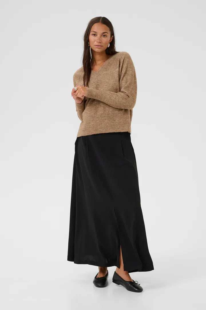 Langermapeysa m.V-hálsmáli (Niel)