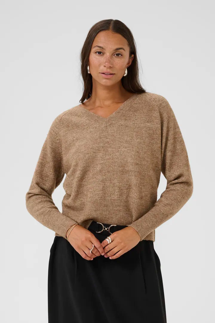 Langermapeysa m.V-hálsmáli (Niel)