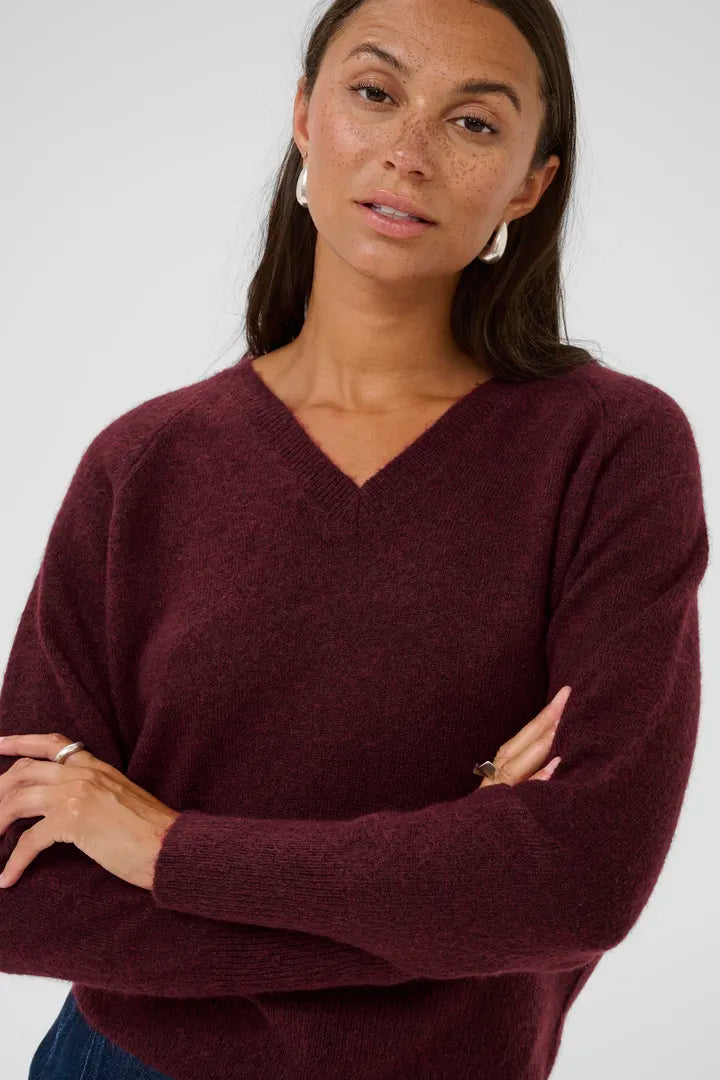 Langermapeysa m.V-hálsmáli (Niel)