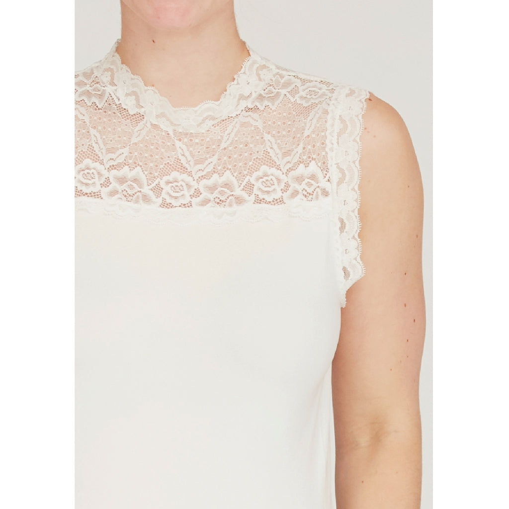 Nilla high neck hvítur